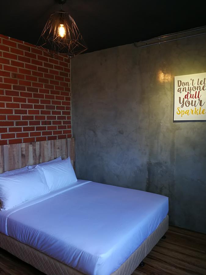 קואלה טרנגאנו The Rise Room מראה חיצוני תמונה A room at the hotel