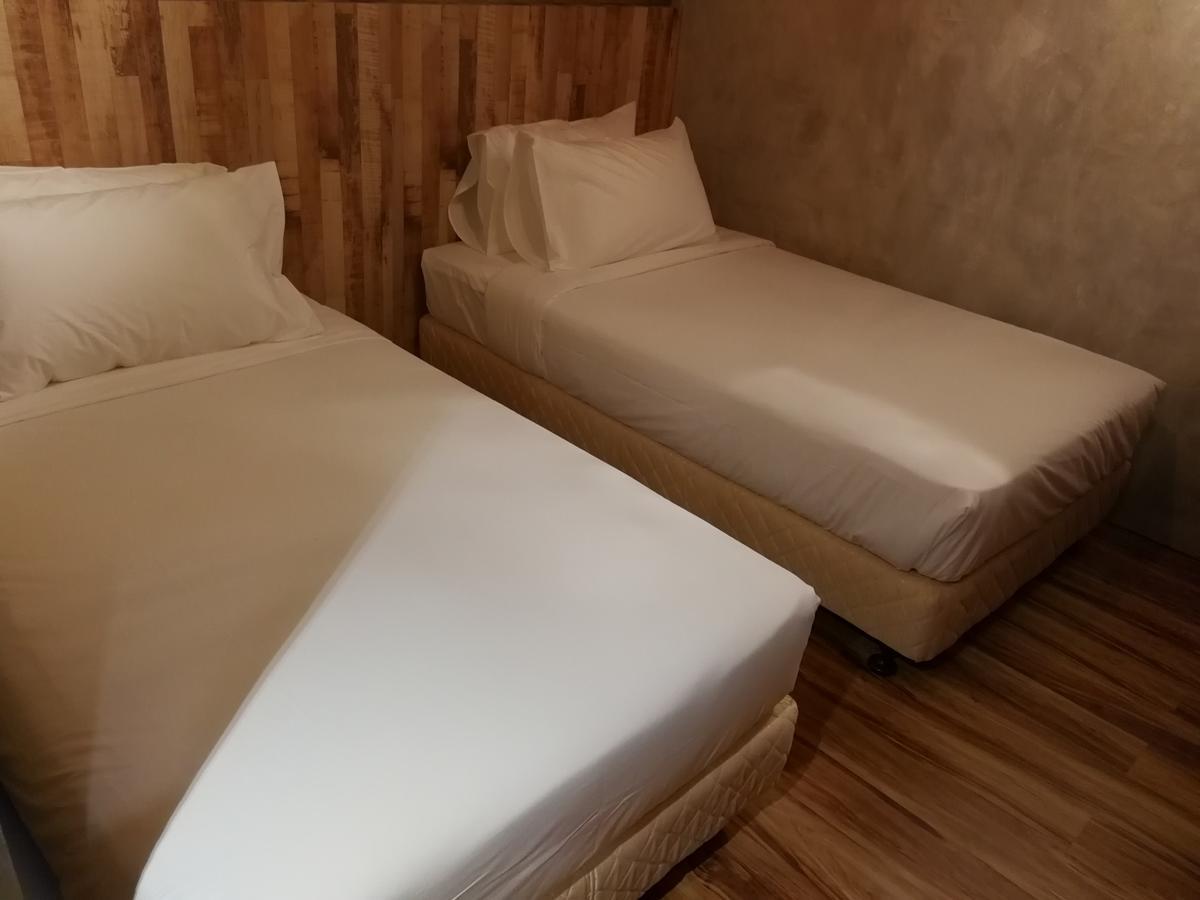 קואלה טרנגאנו The Rise Room מראה חיצוני תמונה Two single beds